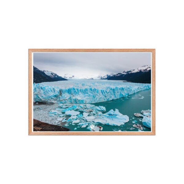 enhanced-matte-paper-framed-poster-in-red-oak-20x30-front-69a21b883c45f.jpg Póster con marco - Calafate Glaciar ARG
